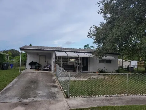 541 Sioux Road Lake Worth FL 33462