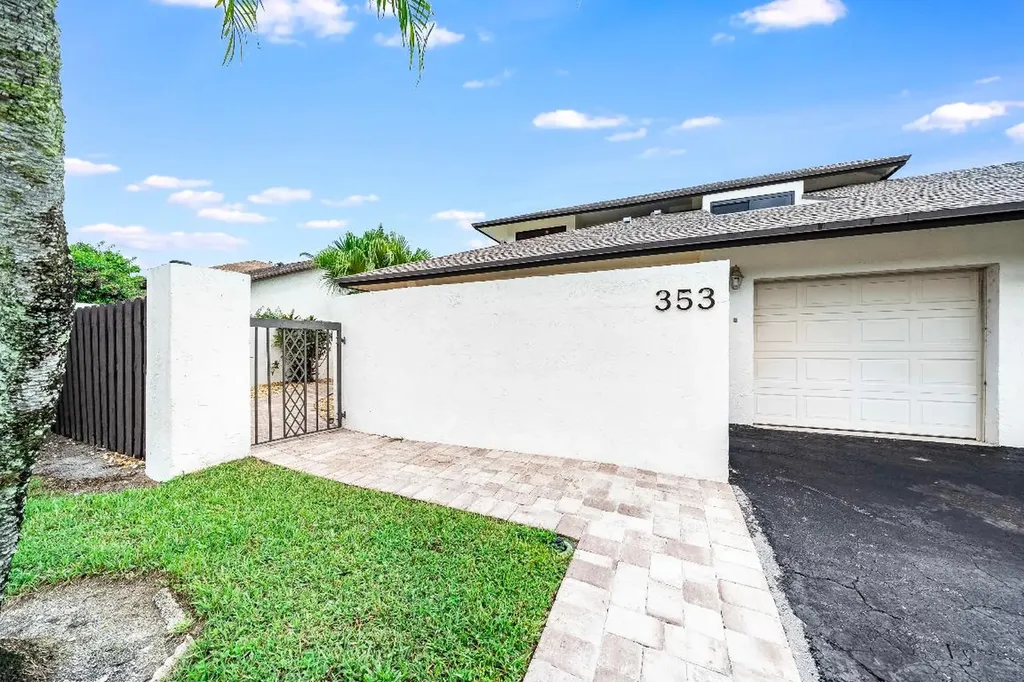 353 SW 29th Avenue Delray Beach FL 33445