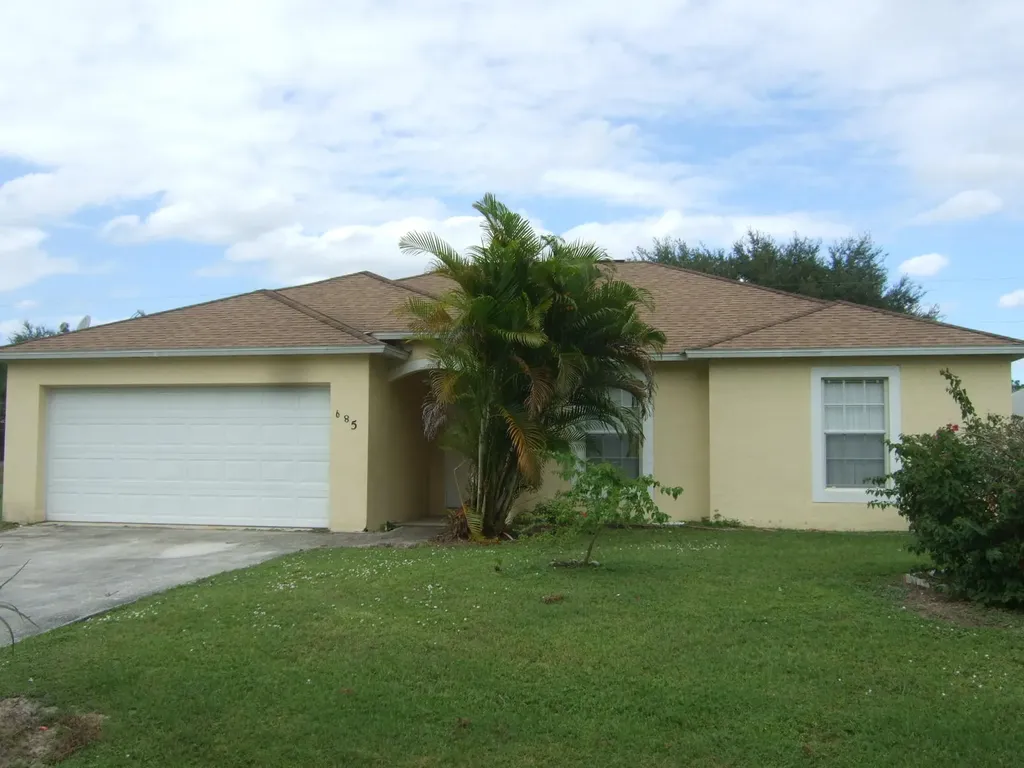 685 NW Treemont Avenue Port St Lucie FL 34983