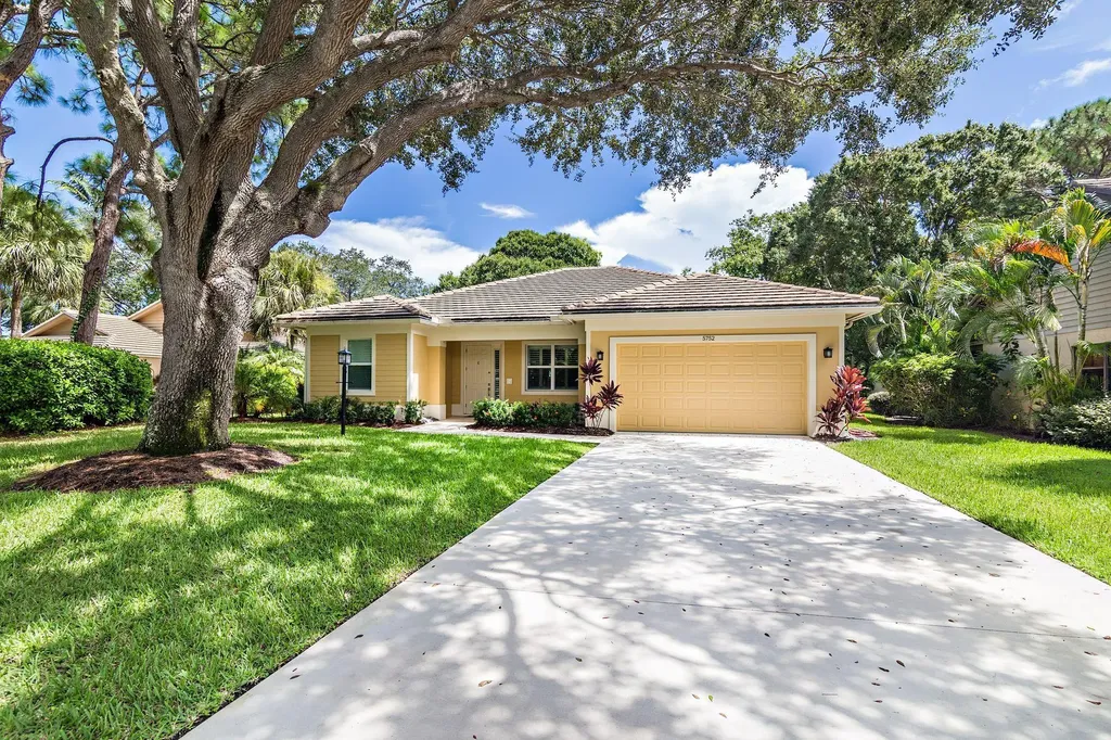 5752 Sugarwood Court Jupiter FL 33458