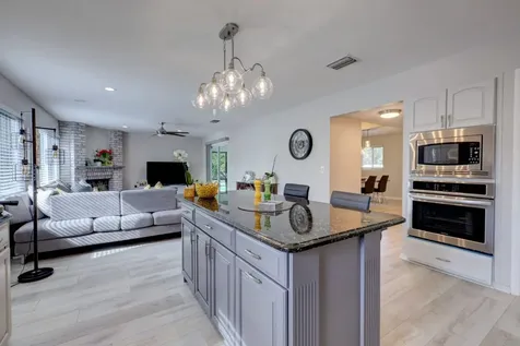 8121 SE Shiloh Terrace Hobe Sound FL 33455