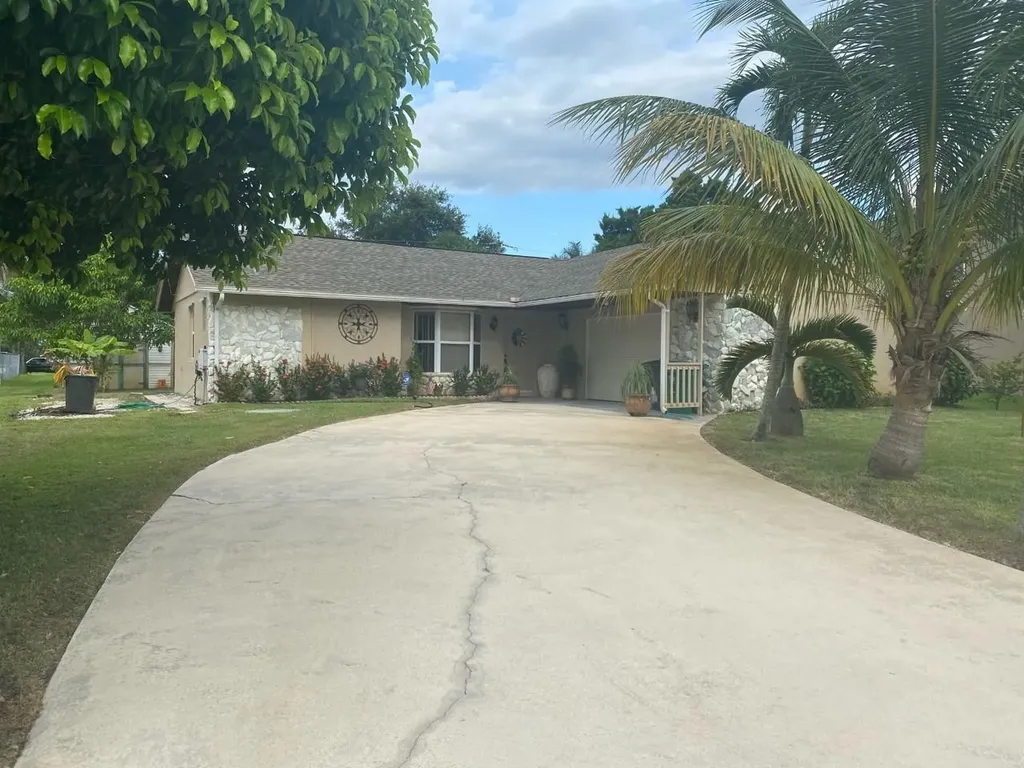 2141 SW Trenton Lane Port St Lucie FL 34984