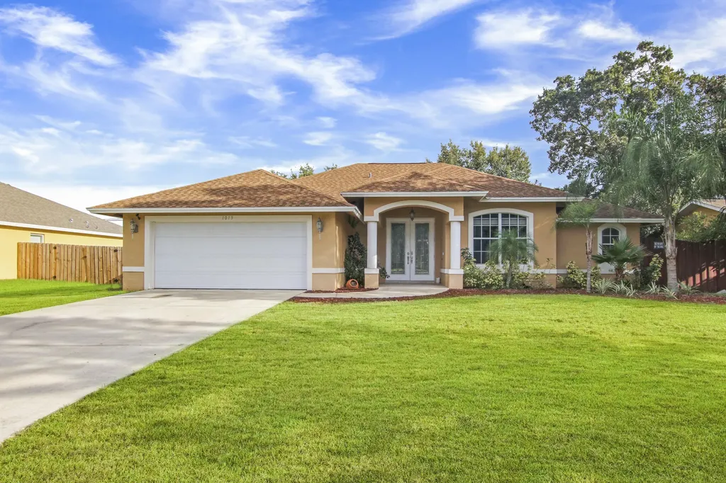 1013 SW Benchor Avenue Port St Lucie FL 34953