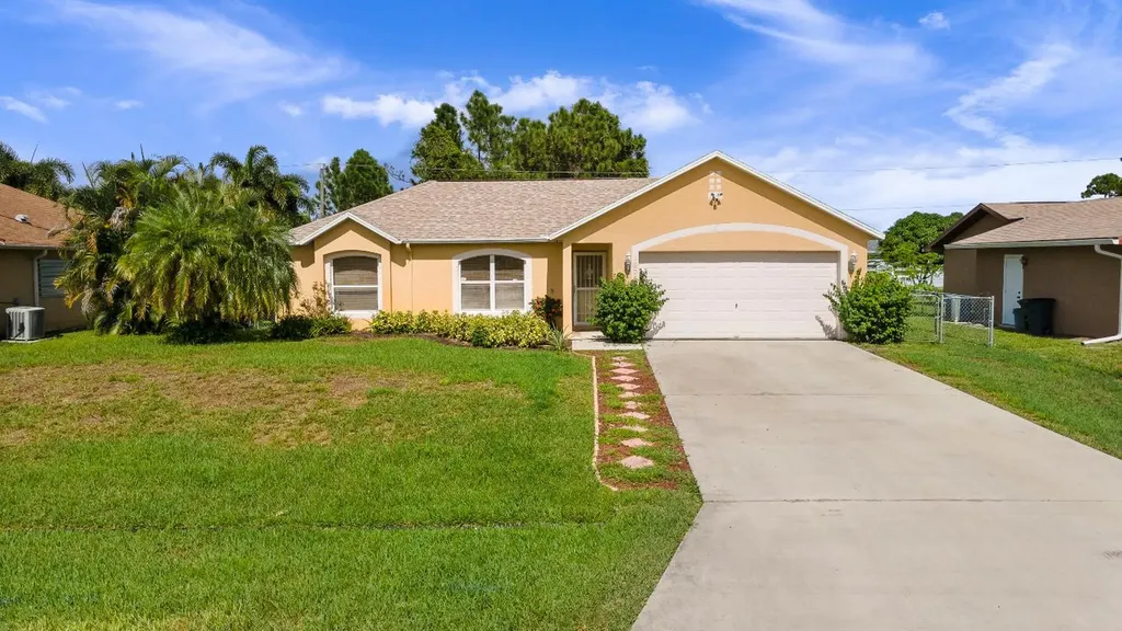 1625 SE Chello Lane Port St Lucie FL 34983