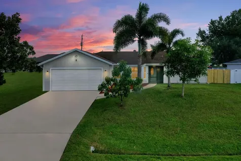 1850 SW Dalmatian Avenue Port St Lucie FL 34953