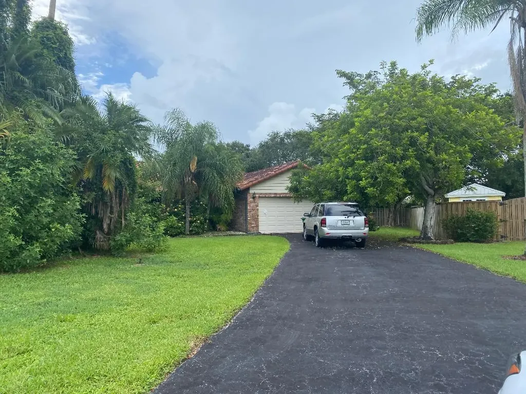 559 NW 108th Avenue Coral Springs FL 33071
