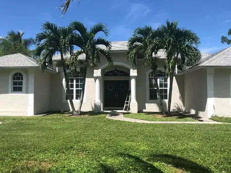 5885 SE Circle Street Hobe Sound FL 33455
