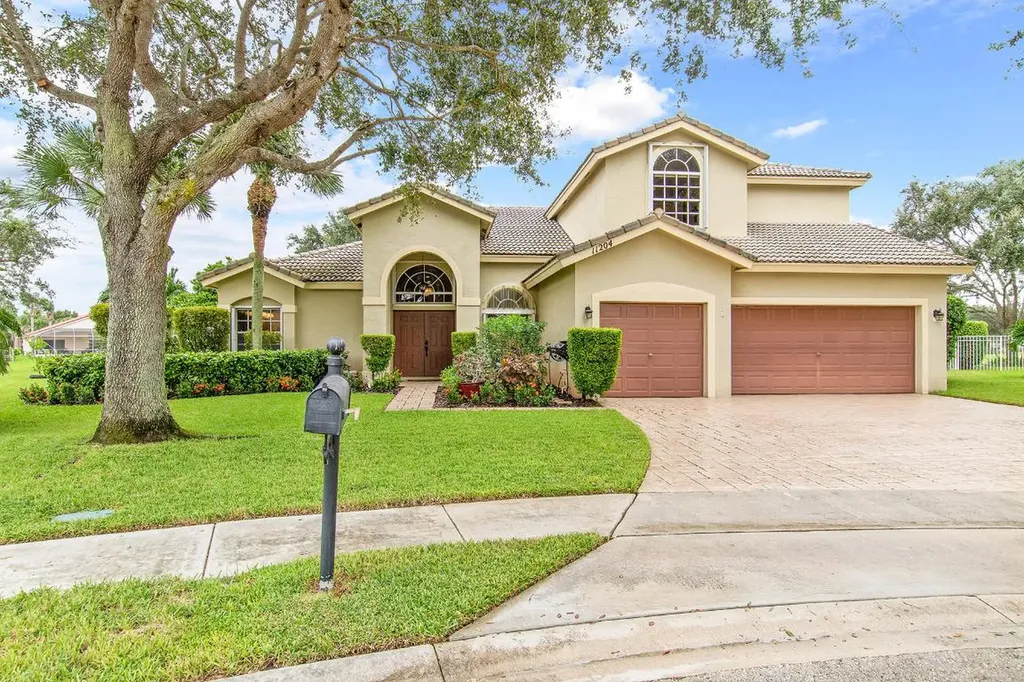 11204 Edgewater Circle Wellington FL 33414