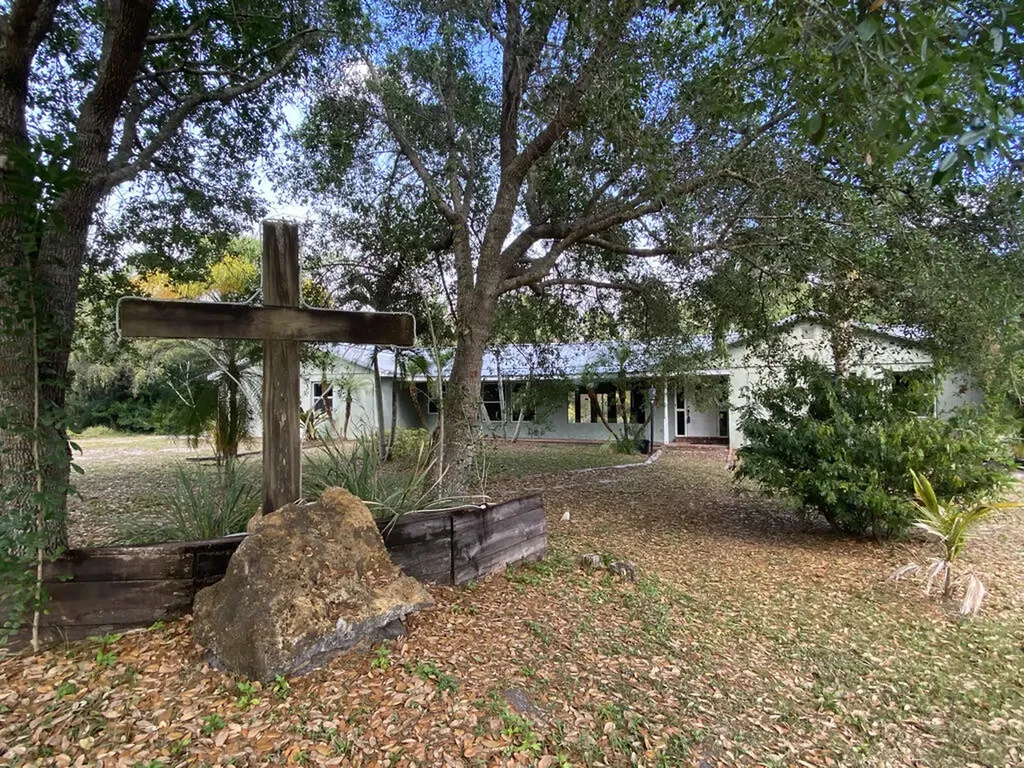 9205 SW Kansas Avenue Stuart FL 34997