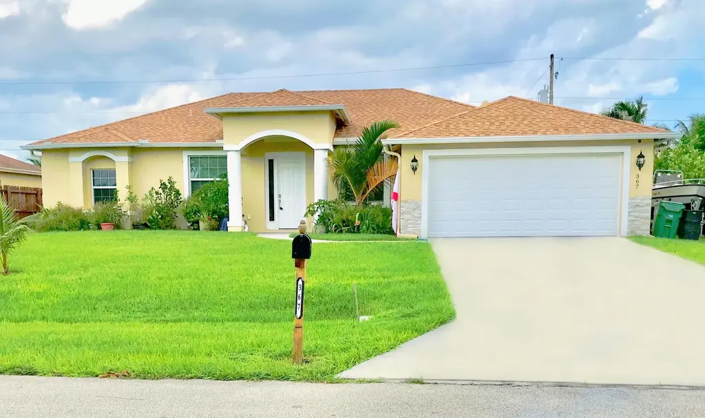 367 SW Jeanne Avenue Port St Lucie FL 34953