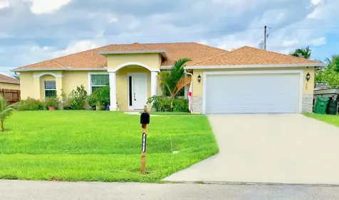 367 SW Jeanne Avenue Port St Lucie FL 34953