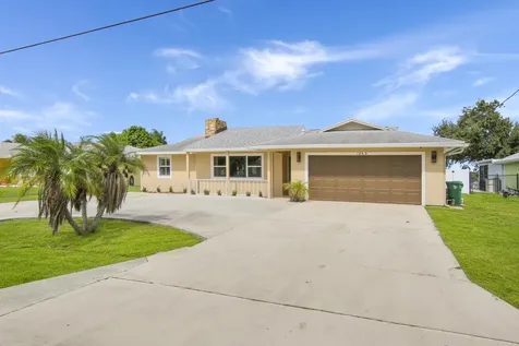 1243 SE Coral Reef Street Port St Lucie FL 34983