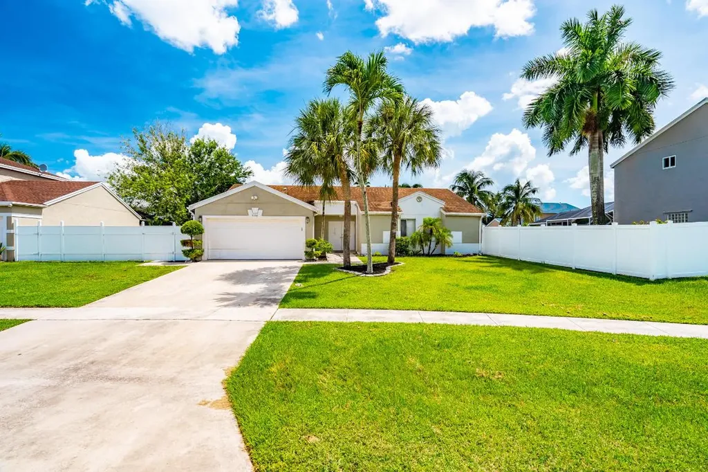 9958 Robins Nest Road Boca Raton FL 33496