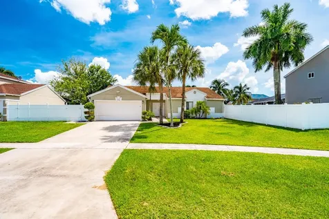 9958 Robins Nest Road Boca Raton FL 33496