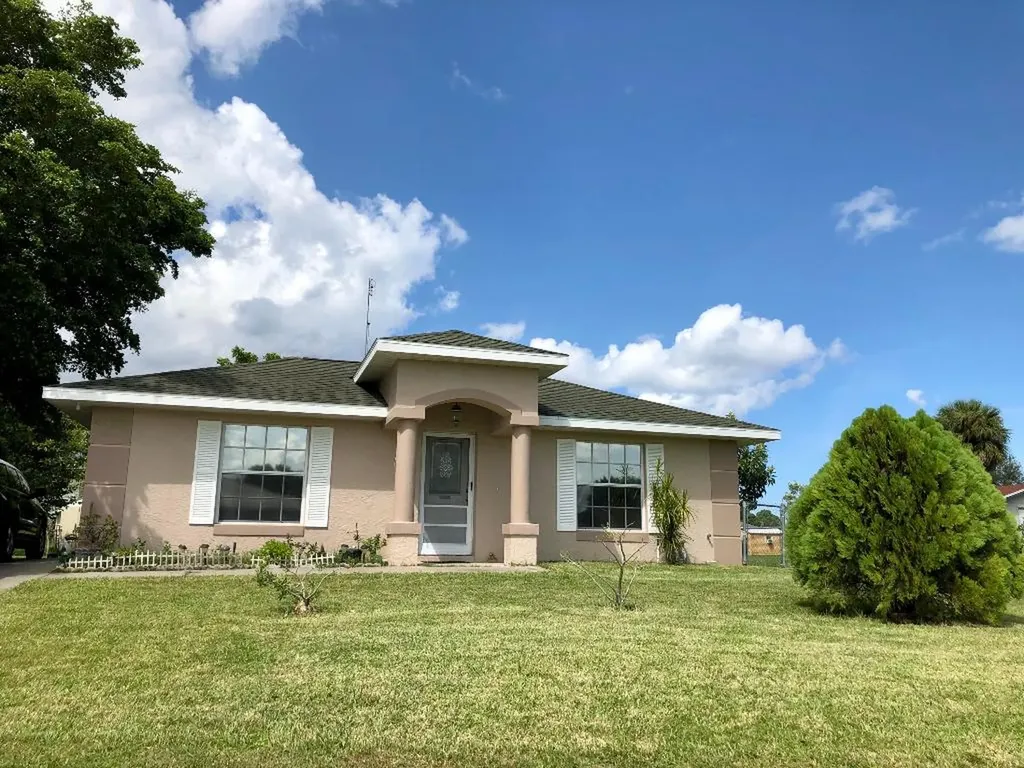 307 W Sugarland Circle Clewiston FL 33440