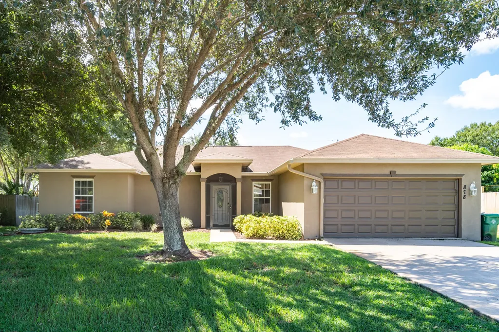 878 SE Carnival Avenue Port St Lucie FL 34983