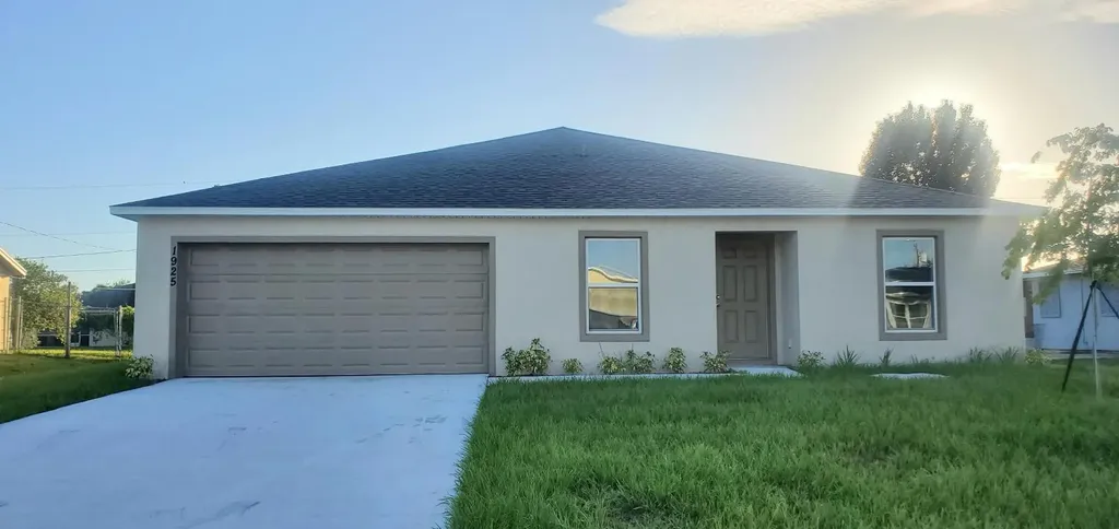 1925 SW Flower Lane Port St Lucie FL 34953