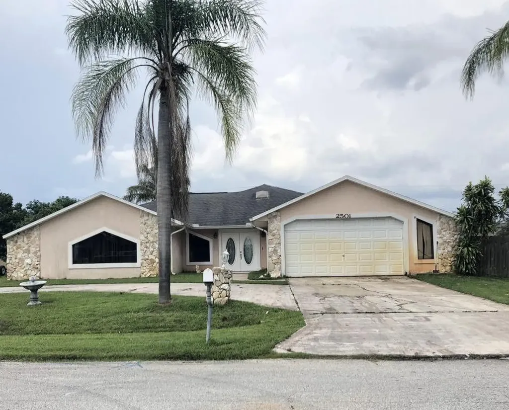 2501 SE Carpenter Street Port St Lucie FL 34984