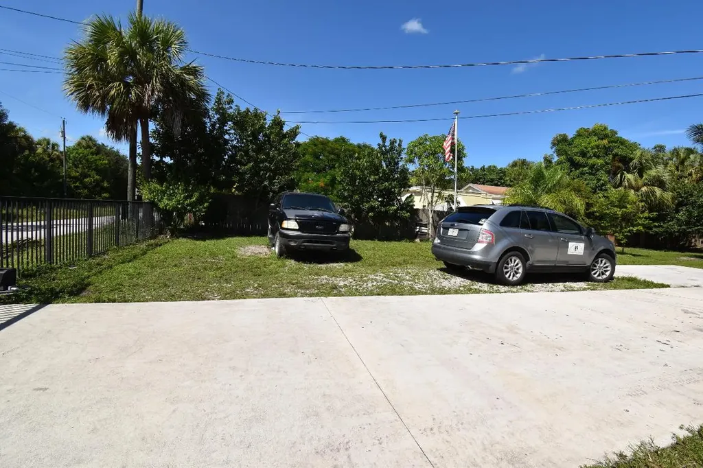 140 Sunbeam Avenue West Palm Beach FL 33413