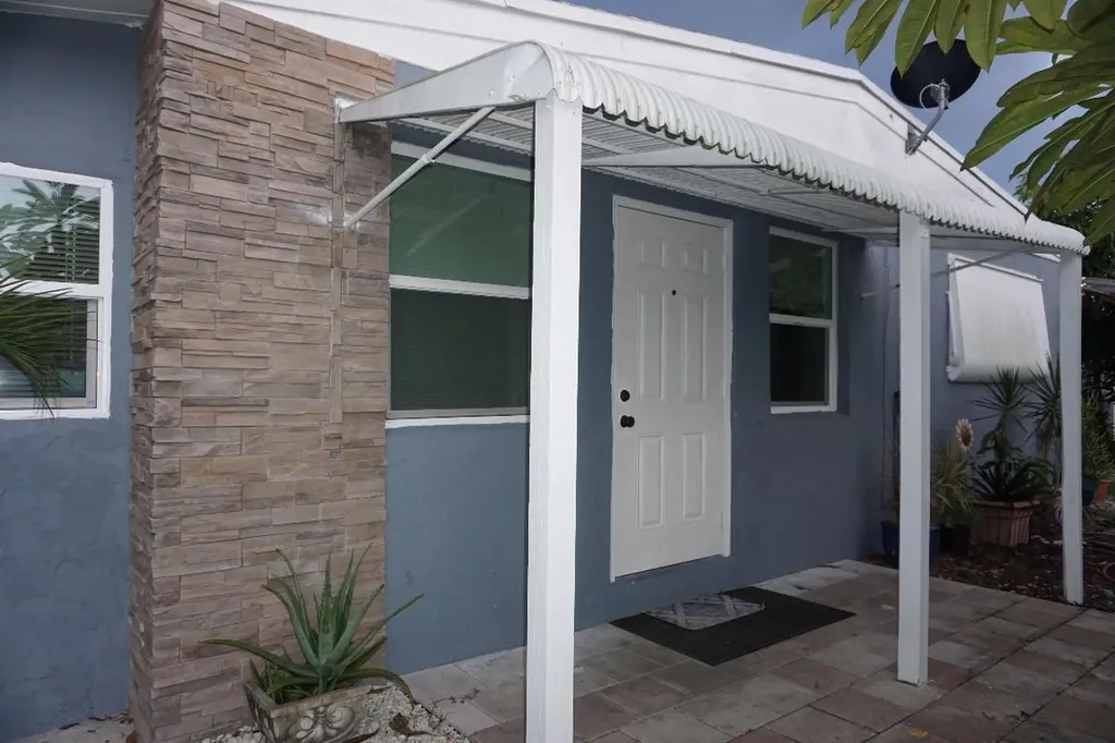 428 Shawnee Lane Lake Worth FL 33462