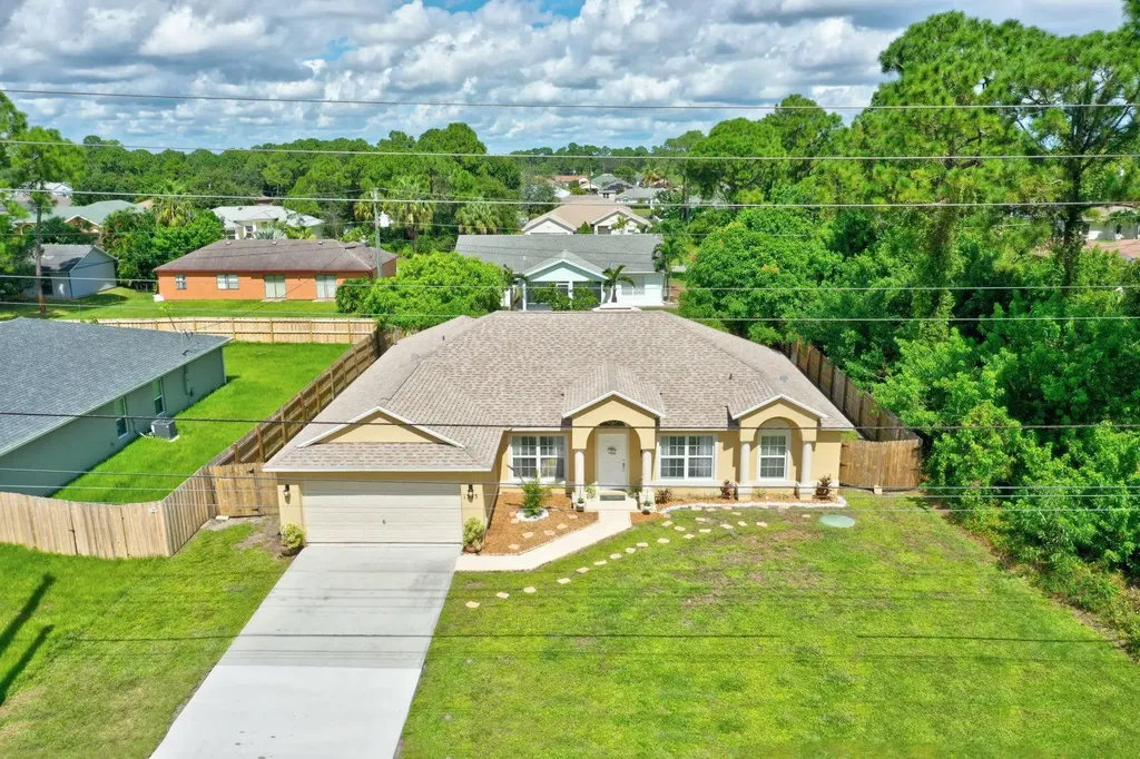 1333 SW Paar Drive Port St Lucie FL 34953