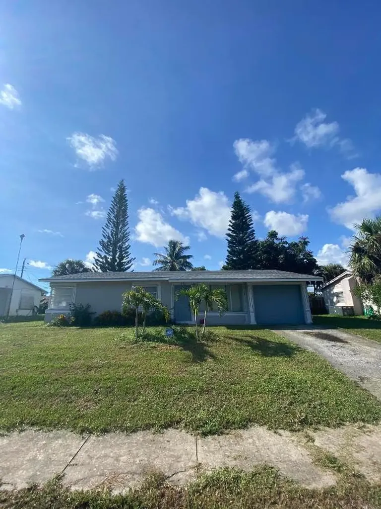 2132 SW 12th Court Delray Beach FL 33445