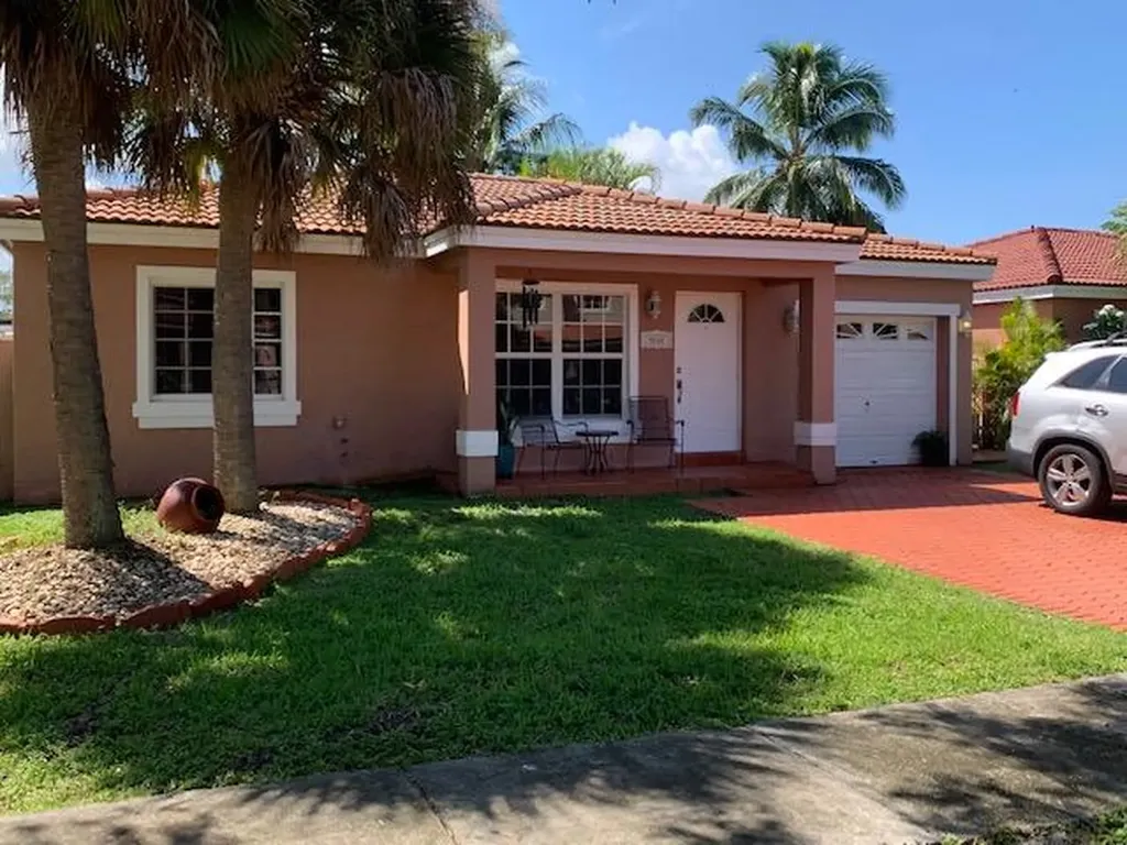 9048 NW 191st Terrace Hialeah FL 33018