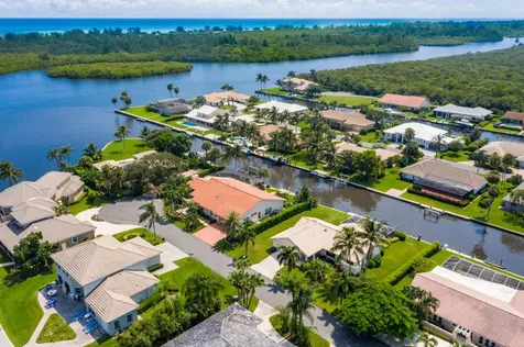 9066 SE Harbor Island Way Hobe Sound FL 33455
