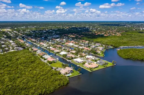 9066 SE Harbor Island Way Hobe Sound FL 33455