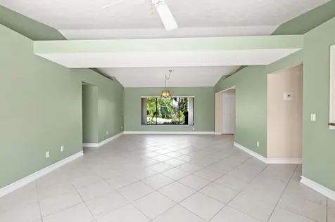 9066 SE Harbor Island Way Hobe Sound FL 33455