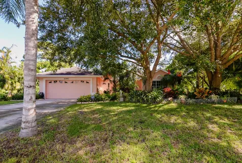 1097 SE Shakespeare Avenue Port St Lucie FL 34983