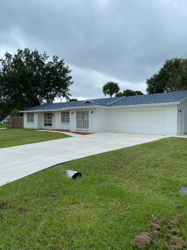 902 SW Gaitor Avenue Port St Lucie FL 34953