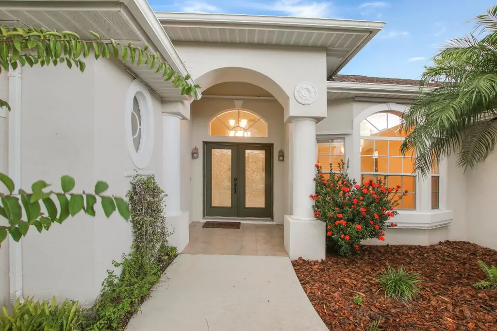 5830 NW Lomb Court Port St Lucie FL 34986