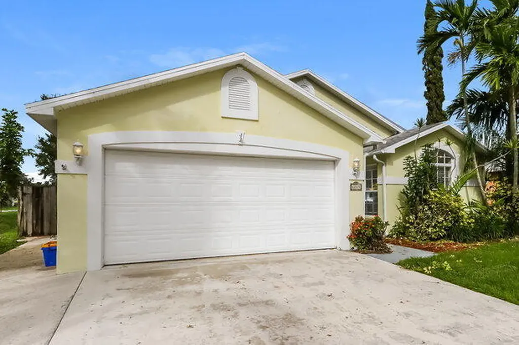 6285 Lauderdale Street Jupiter FL 33458