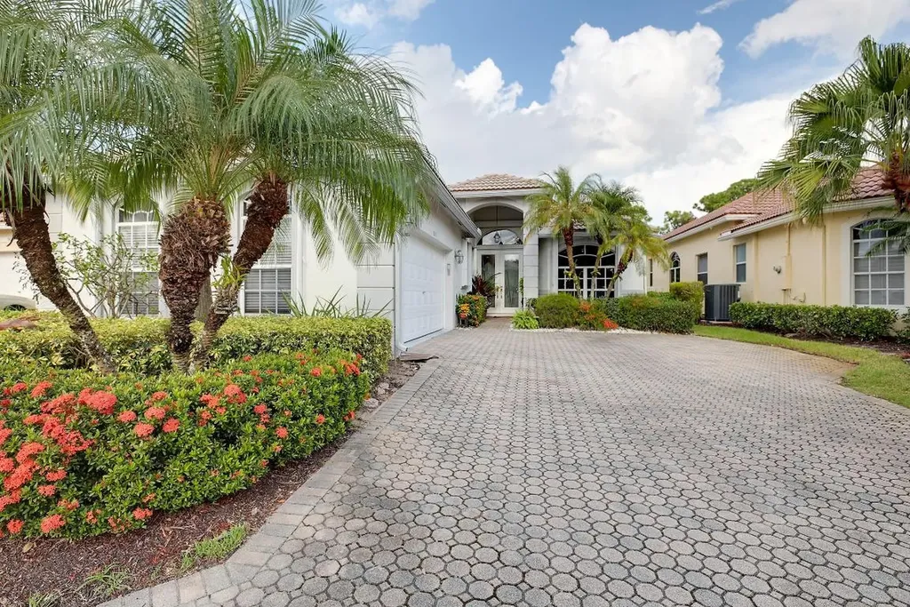 5659 Fountains Drive S Lake Worth FL 33467