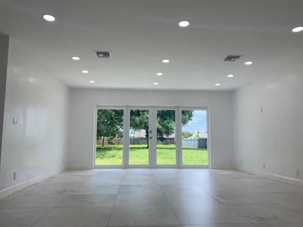 5573 3rd Road Lake Worth FL 33467