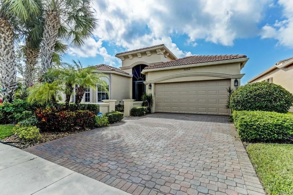 9250 Via Elegante Wellington FL 33411