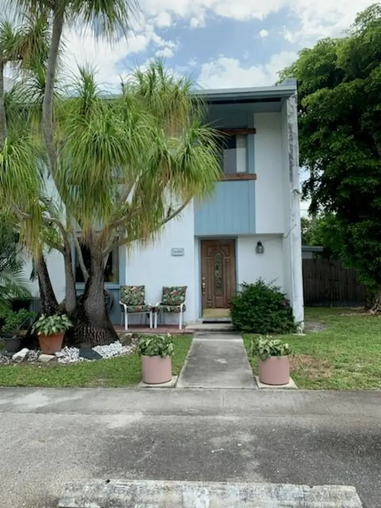 3648 Pinehurst Drive Lake Worth FL 33467