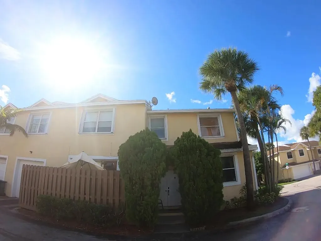 250 SW 95th Terrace Pembroke Pines FL 33025