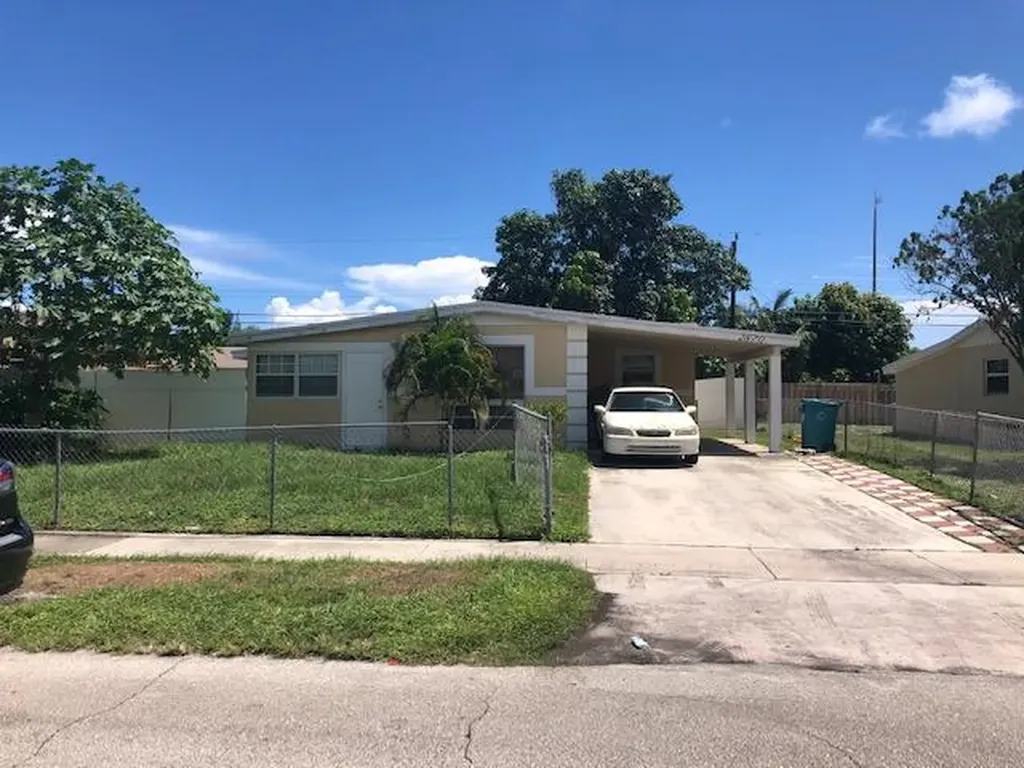 2870 NE 4th Street Boynton Beach FL 33435