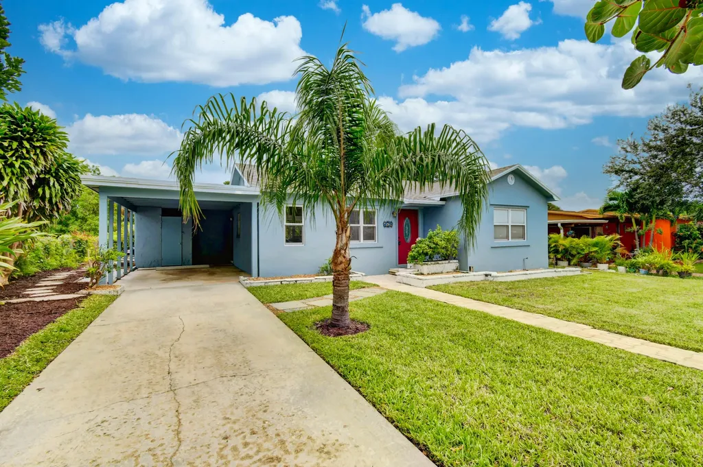 1528 16th Avenue N Lake Worth Beach FL 33460