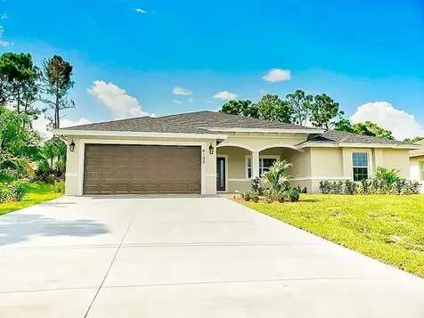 5752 NW Lual Court Port St Lucie FL 34986