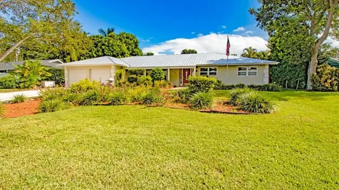 8726 SE Bahama Circle Hobe Sound FL 33455