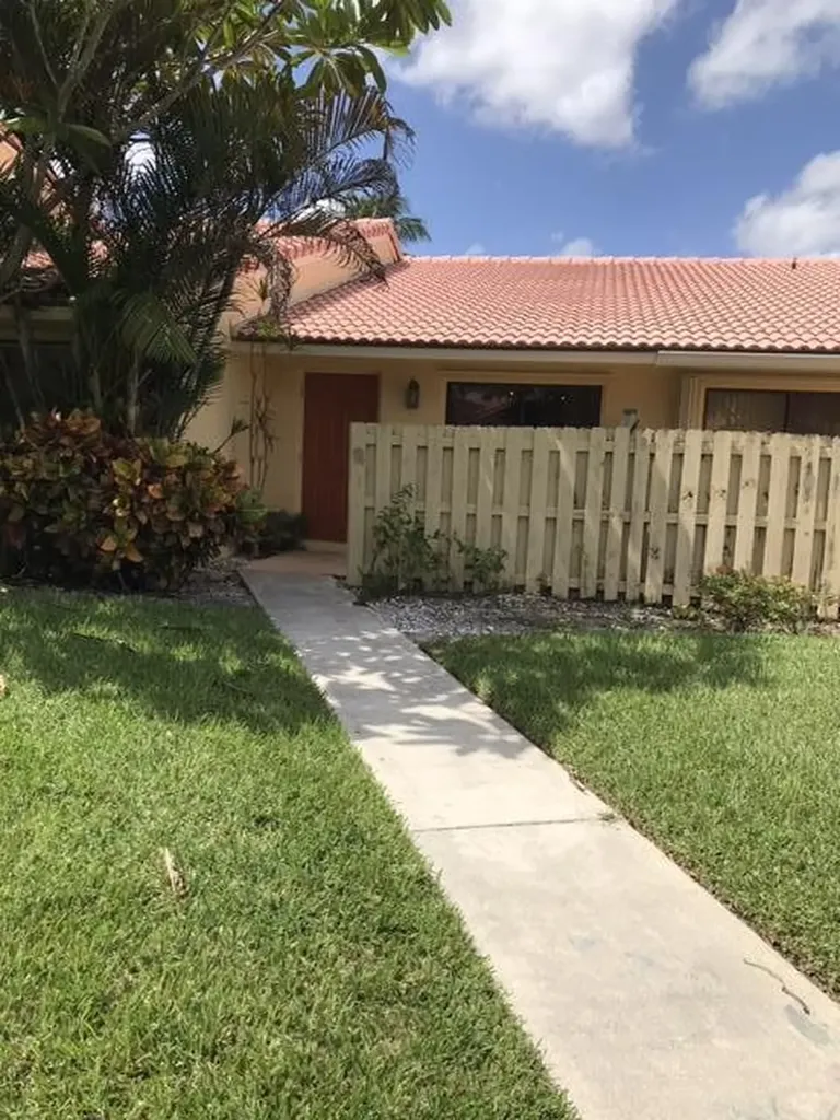6806 Bridlewood Court Boca Raton FL 33433