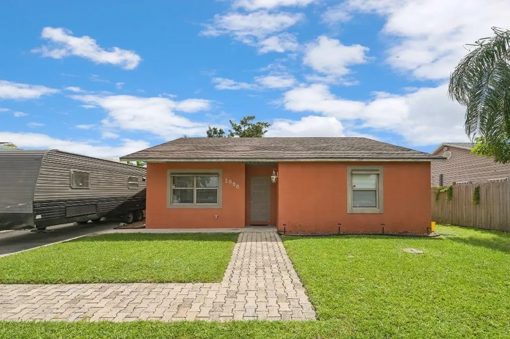 1090 Grand Duke Way Royal Palm Beach FL 33411