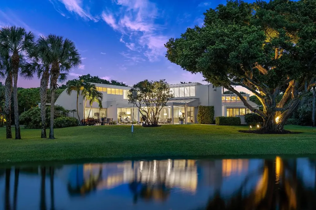 2 Country Road Boynton Beach FL 33436