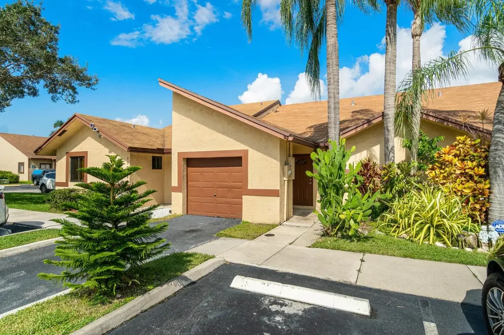 11083 NW 38th Place Sunrise FL 33351