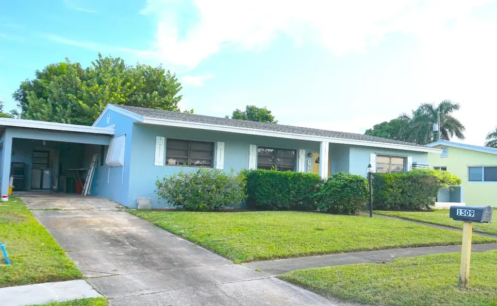 1509 Shirley Court Lake Worth FL 33461