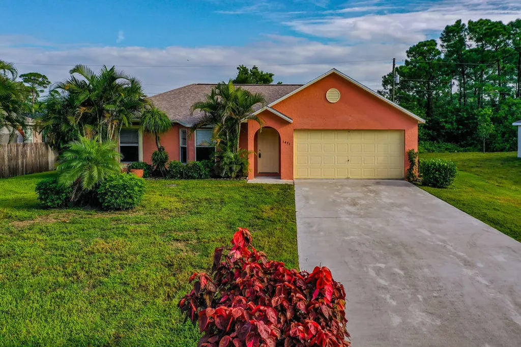 1471 SW Hackensack Avenue Port St Lucie FL 34953