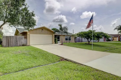 1661 SE Minorca Avenue Port St Lucie FL 34952